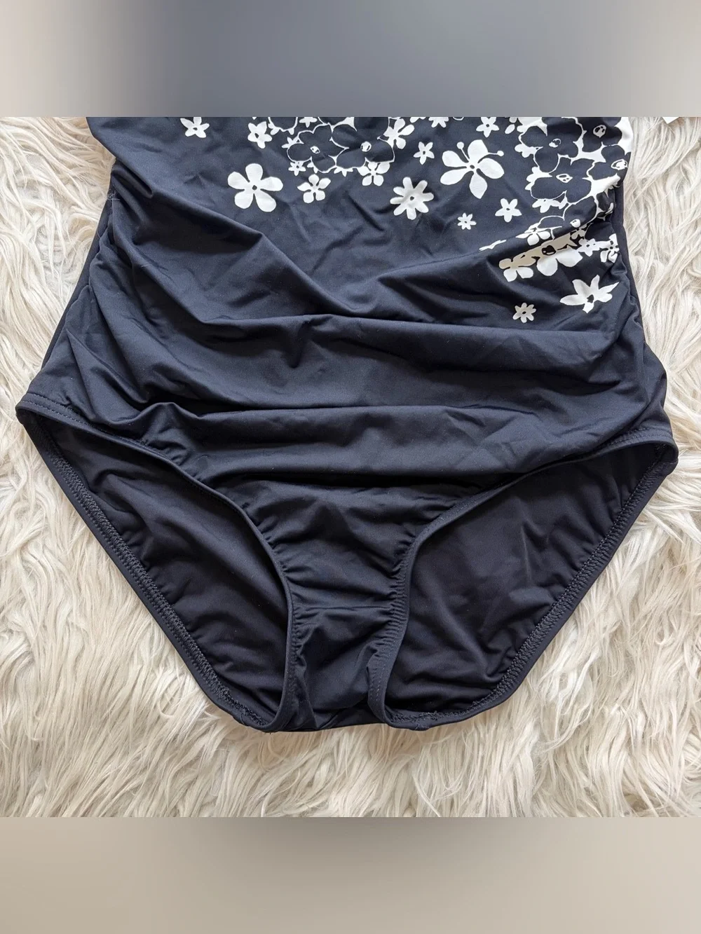 Lands End Womens Size 6 Floral One Piece Swimsuit Creora Highclo NWT Black White